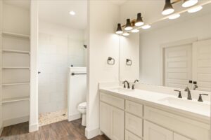 21-9219 Parkview Cir-090